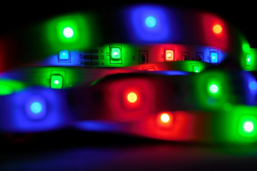 RGB LED-strip med røde, grønne og blå LED'er