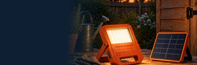 Solcelle-LED-arbejdslampe med solpanel